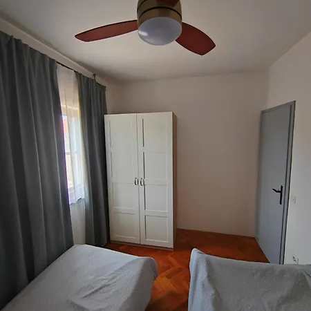 Nyaraló Nikolovi Dvori *